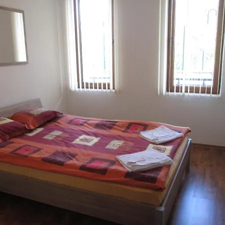 Md Alexander Services *