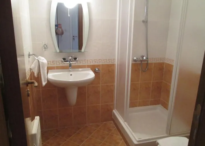 Md Alexander Services Apartment